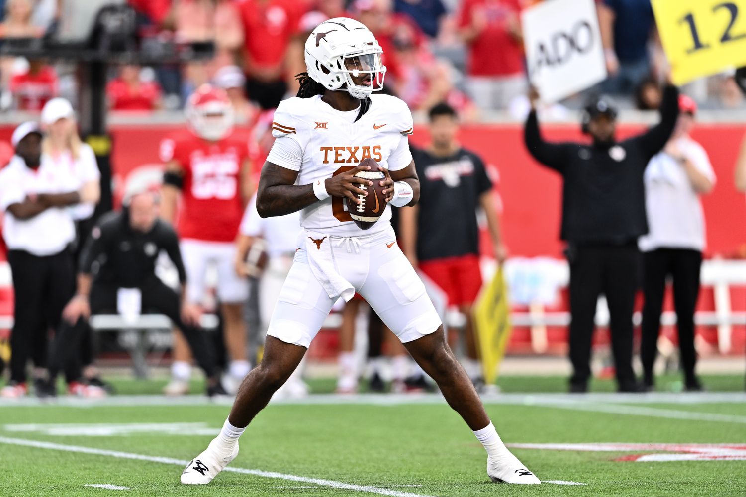 Texas Longhorns quarterback Maalik Murphy (6) looks to pass the ball during the third quarter against the Houston Cougars at TDECU Stadium. 